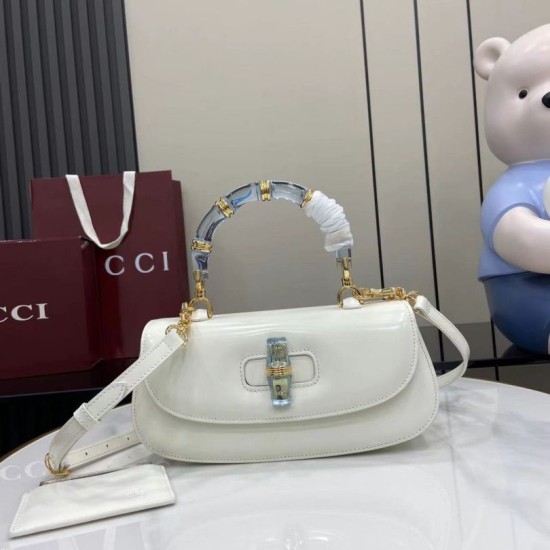 Replica di lusso Borsa Gucci Bamboo Diva 827750 Bianca Replica perfetta Borsa Gucci Bamboo Diva 827750 Bianca Imitazione Falsa