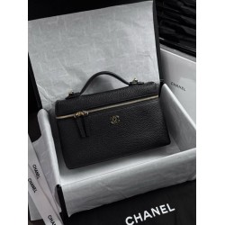 Replica perfetta Beauty case grande Chanel Métiers d'art con catena AP5437 Nero Imitazione Falsa