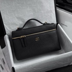 Replica perfetta Beauty case grande Chanel Métiers d'art con catena AP5437 Nero Imitazione Falsa