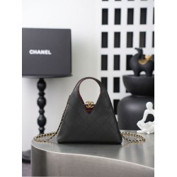 Replica perfetta Borsa triangolare trapuntata Chanel AS6392 nera Imitazione Falsa