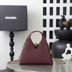 Replica perfetta Borsa Chanel AS6392 triangolare trapuntata bordeaux Imitazione Falsa