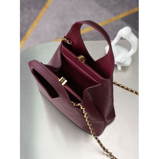 Replica di lusso Borsa Chanel AS6392 triangolare trapuntata bordeaux Replica perfetta Borsa Chanel AS6392 triangolare trapuntata bordeaux Imitazione Falsa