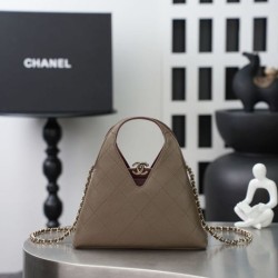 Replica perfetta Borsa triangolare trapuntata Chanel AS6392 grigio Imitazione Falsa