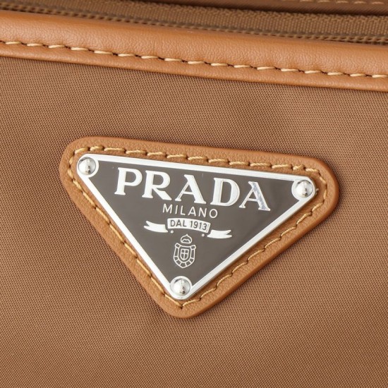Replica AAA Borsa tote Prada Re-Edition 1978 Re-Nylon Saffiano marrone Replica Perfetta Borsa tote Prada Re-Edition 1978 Re-Nylon Saffiano marrone Imitazione Falsa