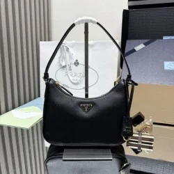 Replica Perfetta Borsa Prada Re-Edition 2005 Saffiano nera Imitazione Falsa