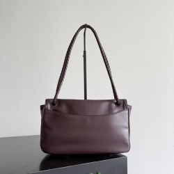 Replica AAA Borsa a tracolla piccola BV Bottega Veneta Madison Borgogna Replica Perfetta Borsa a tracolla piccola BV Bottega Veneta Madison Borgogna Imitazione Falsa