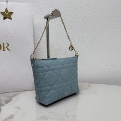 Replica Perfetta Pochette Dior Travel Nomad S2613 blu Imitazione Falsa