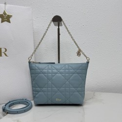Replica Perfetta Pochette Dior Travel Nomad S2613 blu Imitazione Falsa