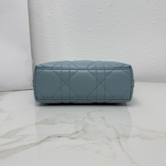 Replica AAA Pochette Dior Travel Nomad S2613 blu Replica Perfetta Pochette Dior Travel Nomad S2613 blu Imitazione Falsa