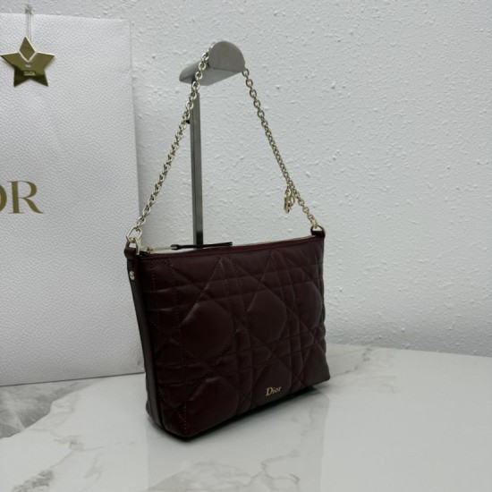 Replica AAA Pochette Dior Travel Nomad S2613 Borgogna Replica Perfetta Pochette Dior Travel Nomad S2613 Borgogna Imitazione Falsa