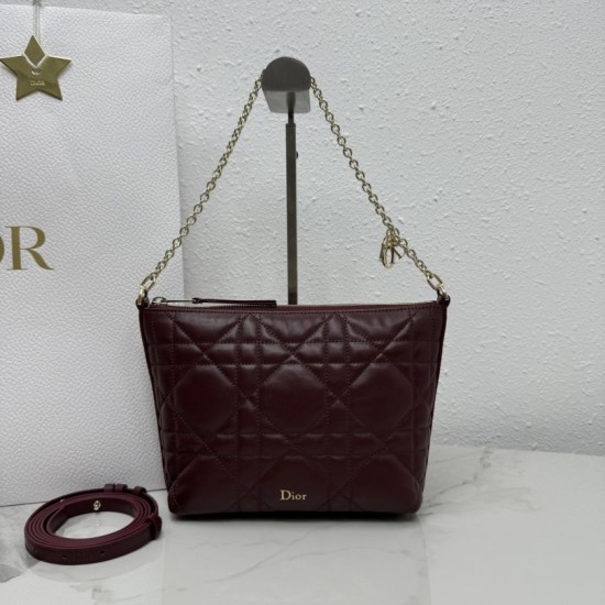 Replica AAA Pochette Dior Travel Nomad S2613 Borgogna Replica Perfetta Pochette Dior Travel Nomad S2613 Borgogna Imitazione Falsa