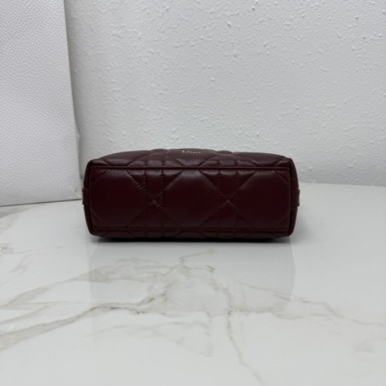 Replica AAA Pochette Dior Travel Nomad S2613 Borgogna Replica Perfetta Pochette Dior Travel Nomad S2613 Borgogna Imitazione Falsa