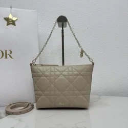 Replica Perfetta Pochette Dior Travel Nomad S2613 albicocca Imitazione Falsa