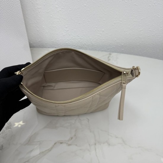 Replica AAA Pochette Dior Travel Nomad S2613 albicocca Replica Perfetta Pochette Dior Travel Nomad S2613 albicocca Imitazione Falsa