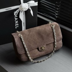 Replica Perfetta Borsa Chanel Flap Maxi AS6281 scamosciata con catena  Imitazione Falsa
