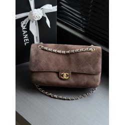 Replica Perfetta Borsa Chanel Flap Maxi AS6281 scamosciata con catena  Imitazione Falsa