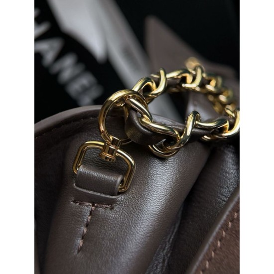 Replica Perfetta Borsa Chanel Flap Maxi AS6281 scamosciata con catena  Imitazione Falsa