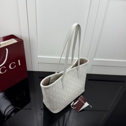 Replica AAA Borsa Gucci Tribeca con motivo logo GG traforato bianco Replica Perfetta Borsa Gucci Tribeca con motivo logo GG traforato bianco Imitazione Falsa