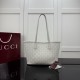 Replica Perfetta Borsa Gucci Tribeca con motivo logo GG traforato bianco Imitazione Falsa