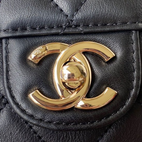 Replica Borsa piccola con patta con maniglia superiore AS2680 nera