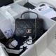 Replica Borsa piccola con patta con maniglia superiore AS2680 nera