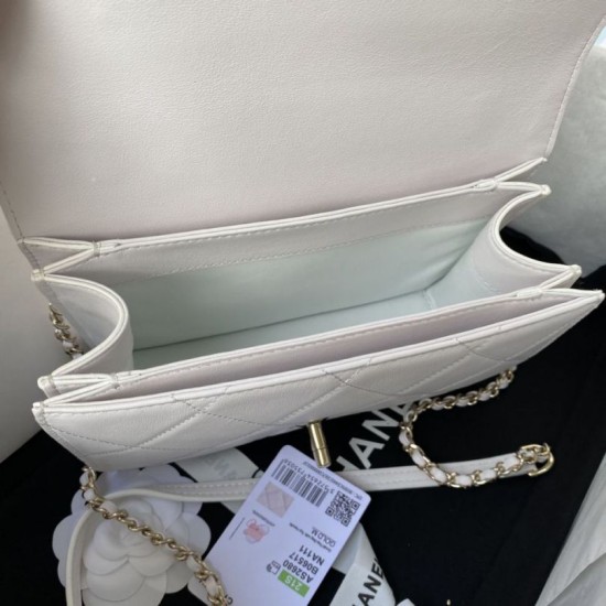 Replica Borsa piccola con patta con maniglia superiore AS2680 bianca