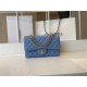 Replica Borsa con patta classica A1112 Hardware in oro blu