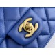 Replica Mini Borsa con Patta in Pelle di Vitello Granata con Manico Superiore AS2431 Blu Replica Mini Borsa con Patta in Pelle di Vitello Granata con Manico Superiore AS2431 Blu