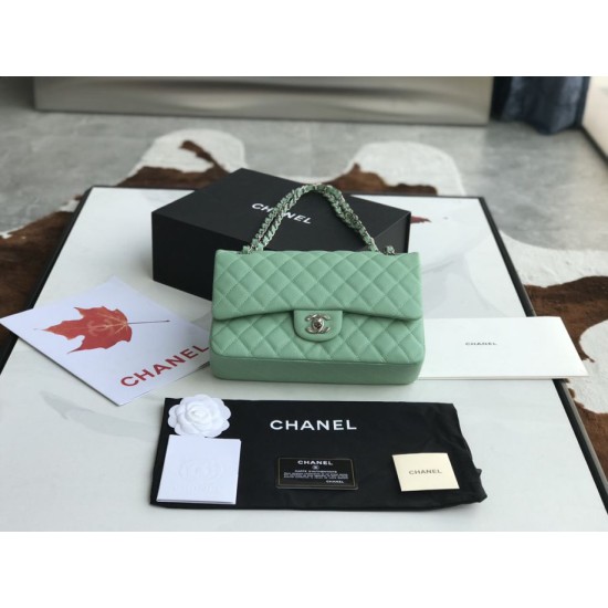 Replica Borsa Classica In Pelle Di Vitello Grana A1112 Verde Chiaro