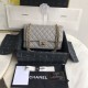 Replica Borsa con patta classica in pelle di vitello granulata A1112 Grigio