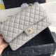 Replica Borsa con patta classica in pelle di vitello granulata A1112 Grigio