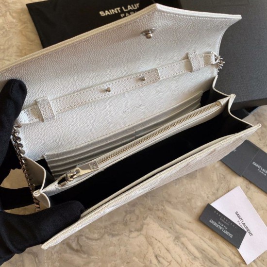 Replica Portafoglio a catena busta con monogramma YSL Saint Laurent in pelle martellata bianco