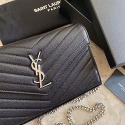 Replica Portafoglio con catena YSL Saint Laurent con busta a catena in pelle martellata nero argento hardware Replica Portafoglio con catena YSL Saint Laurent con busta a catena in pelle martellata nero argento hardware