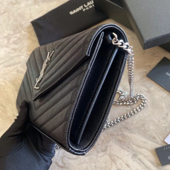 Replica Portafoglio con catena YSL Saint Laurent con busta a catena in pelle martellata nero argento hardware