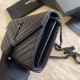 Replica Portafoglio con catena YSL Saint Laurent con busta a catena in pelle martellata nera nera hardware