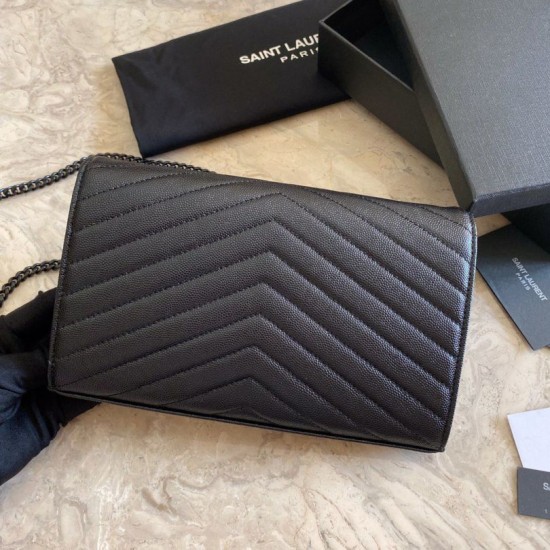 Replica Portafoglio con catena YSL Saint Laurent con busta a catena in pelle martellata nera nera hardware