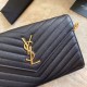 Replica Portafoglio con catena YSL Saint Laurent con busta a catena in pelle martellata Hardware nero oro