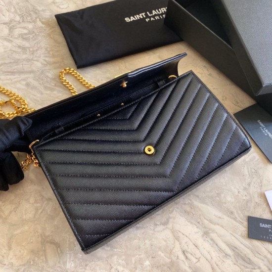 Replica Portafoglio con catena YSL Saint Laurent con busta a catena in pelle martellata Hardware nero oro