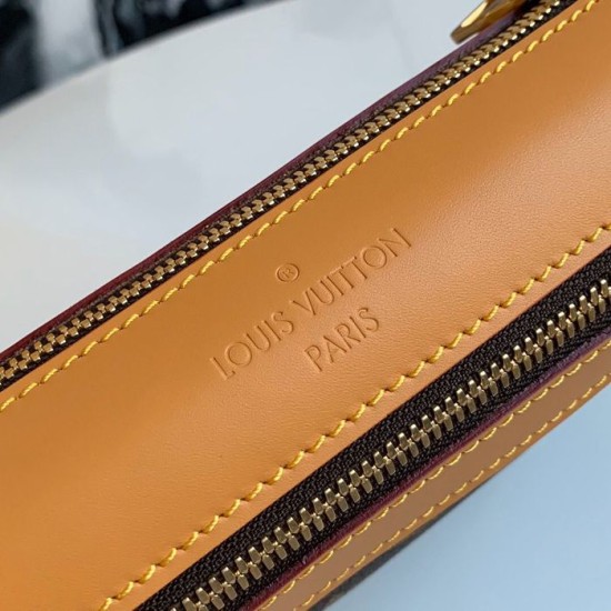 Replica Borse Saumur Messenger PM Monogram Canvas M44879