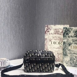 Replica Borsa a tracolla obliqua Christian Dior Safari Dior Blu scuro