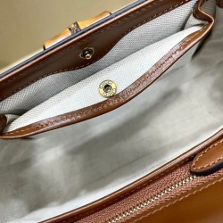 Replica Borsa Small Top Handle Con Bamboo 675797 Coffee
