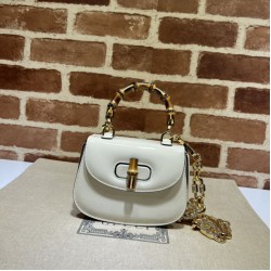 Replica Borsa Gucci Bamboo 1947 mini con manico superiore 686864 Beige