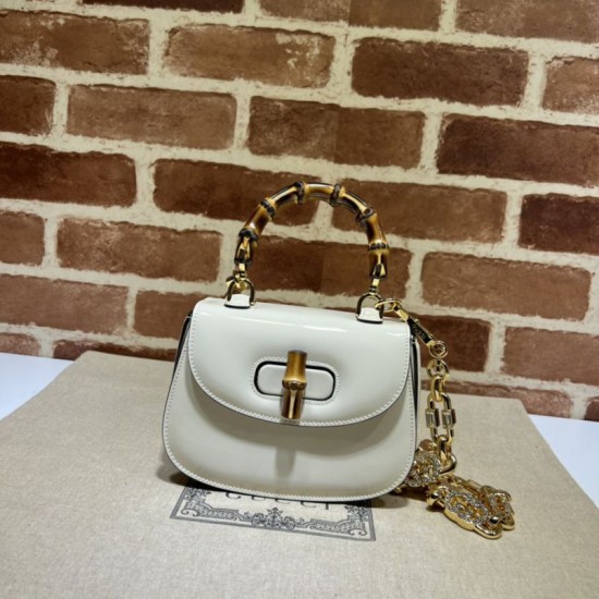 Replica Borsa Gucci Bamboo 1947 mini con manico superiore 686864 Beige