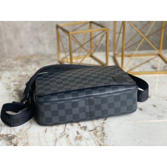 Replica Borsa Louis Vuitton District PM Damier Grafite N42710