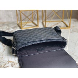 Replica Borsa Louis Vuitton District PM Damier Grafite N42710 Replica Borsa Louis Vuitton District PM Damier Grafite N42710
