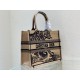 Replica Dior Medium Book Tote Macro Toile de Jouy Borsa con ricamo tigre