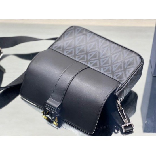 Replica Dior Hit the Road CD Diamond Canvas Messenger Borsa da uomo nera Replica Dior Hit the Road CD Diamond Canvas Messenger Borsa da uomo nera