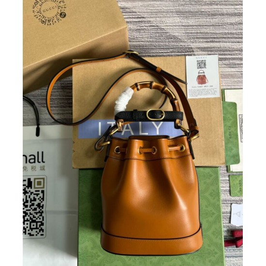 Replica Borsa a secchiello Gucci Diana Mini 724667 Caffè