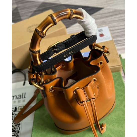 Replica Borsa a secchiello Gucci Diana Mini 724667 Caffè