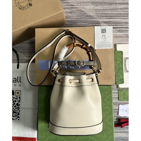 Replica Mini borsa a secchiello Gucci Diana 724667 bianca